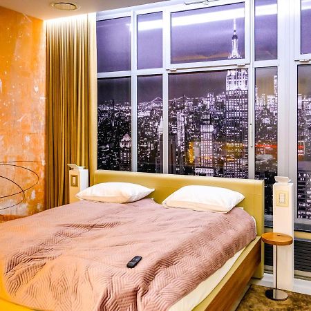 Pietryna Apartments Luxury - Sauna , Jacuzzi , Bezposrednio Przy Ul Piotrkowskiej Лодзь Экстерьер фото
