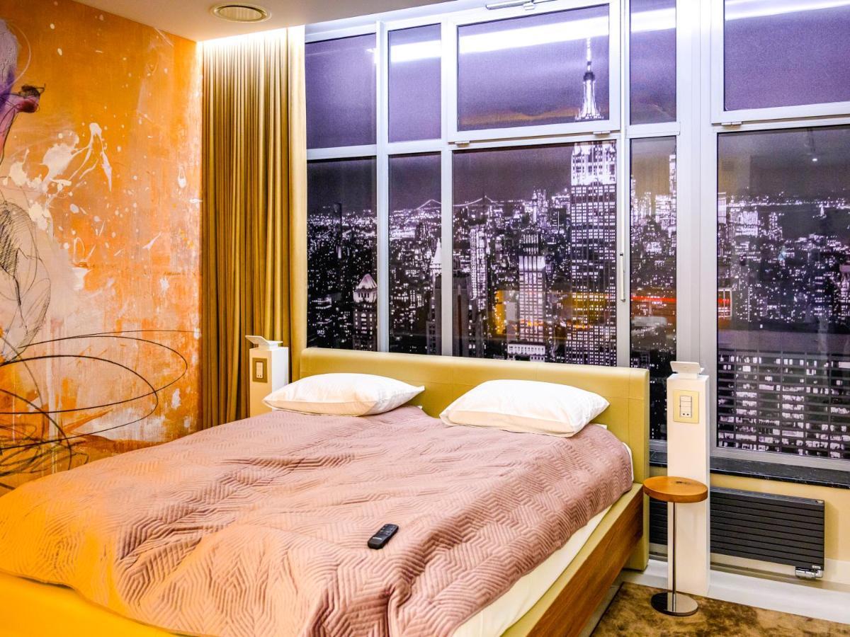 Pietryna Apartments Luxury - Sauna , Jacuzzi , Bezposrednio Przy Ul Piotrkowskiej Лодзь Экстерьер фото